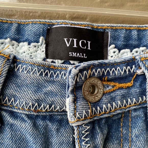 Vici P.O.L premium denim medium wash distressed raw hem jeans size small - Picture 9 of 16